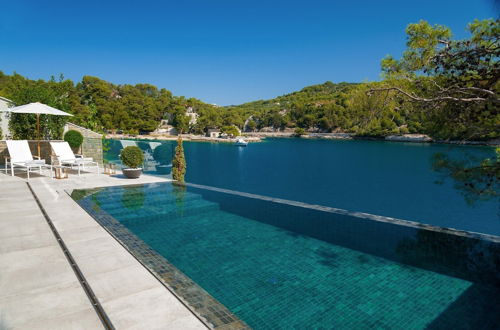 Photo 54 - Luxury Villa Silent with Infinity Pool