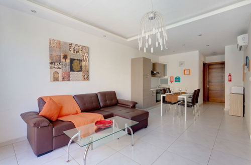 Photo 8 - Modern Apartment in the Heart of St Julian's