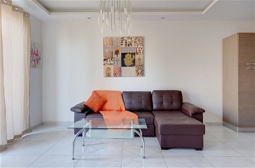 Photo 8 - Modern Apartment in the Heart of St Julian's