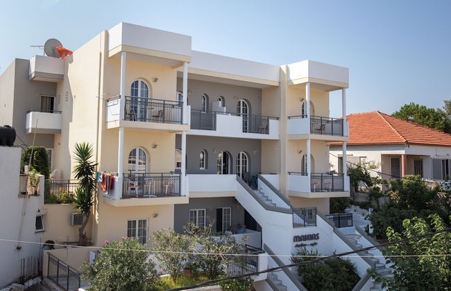 Manias Hotel Apartments - Foto 1