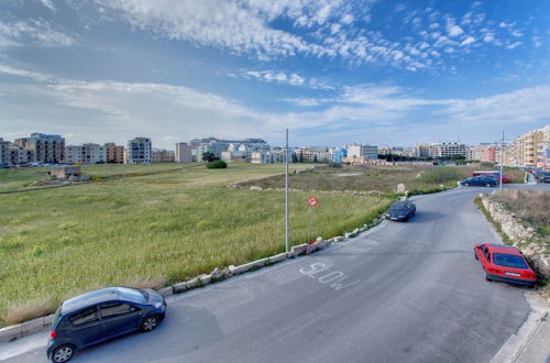 Photo 19 - Modern Apt Overlooking Green Area