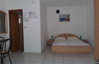 Foto 1 - Relaxing Apartment in Okrug Gornji near Mavarstica Beach