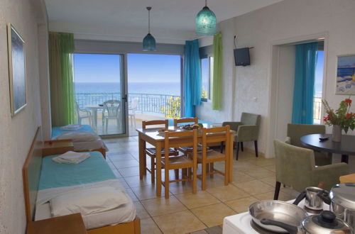 Photo 9 - Romantica Beach Villas