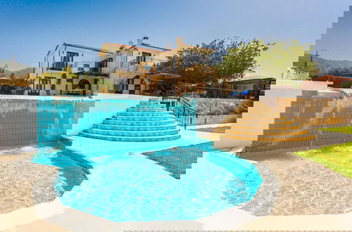 Foto 29 - Villa Minoas Large Private Pool Walk to Beach Sea Views A C Wifi Eco-friendly - 2565