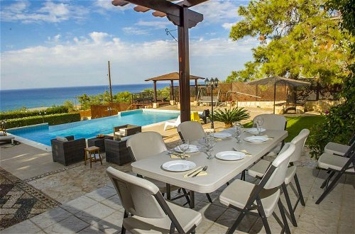 Foto 16 - Villa Minoas Large Private Pool Walk to Beach Sea Views A C Wifi Eco-friendly - 2565