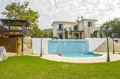 Foto 6 - Villa Minoas Large Private Pool Walk to Beach Sea Views A C Wifi Eco-friendly - 2565