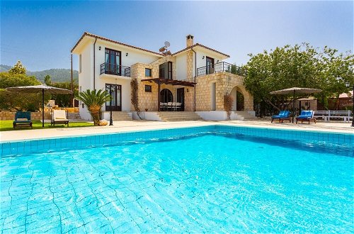 Photo 28 - Villa Minoas Large Private Pool Walk to Beach Sea Views A C Wifi Eco-friendly - 2565