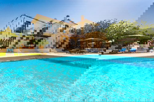 Foto 26 - Villa Minoas Large Private Pool Walk to Beach Sea Views A C Wifi Eco-friendly - 2565
