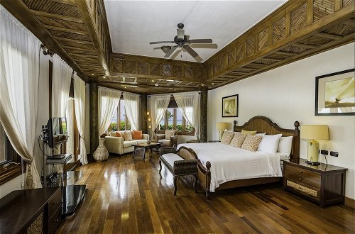 Photo 11 - Spectacular 7 500 sq ft Villa in Cap Cana for Rent Access to Eden Roc Beach Club Pool Chef Butler Maid