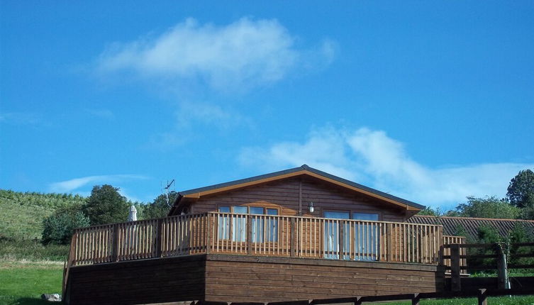 Foto 1 - Woodpecker Lodge With Hot Tub Near Cupar, Fife