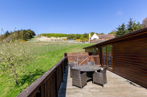 Foto 14 - Woodpecker Lodge With Hot Tub Near Cupar, Fife