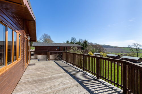 Foto 15 - Woodpecker Lodge With Hot Tub Near Cupar, Fife