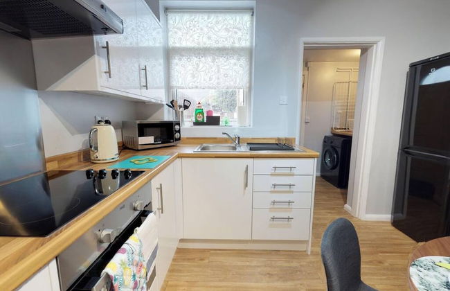 Stayzo 2BR House Accommodation in Peterborough - Foto 11