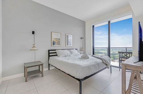 Photo 4 - Modern Downtown Doral One-Bedroom Apt