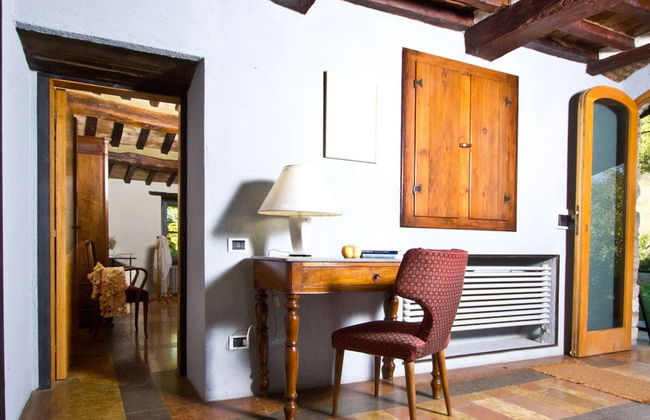 Romantic Countryside Getaway - Photo 2