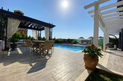 Foto 11 - Villa Sunset Deluxe by Turkishlettings