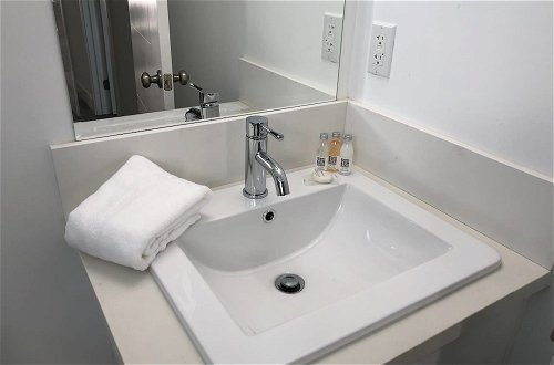 Photo 11 - Brand NEW Luxury Spacious 3bdr Townhome Close to 3rd St