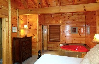 Foto 2 - Skinny Dippin - One Bedroom Cabin
