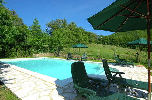 Photo 17 - Holiday House with Pool & Large Garden Overlooking Lake near Tuscany