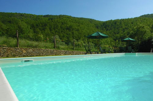 Photo 20 - Holiday House with Pool & Large Garden Overlooking Lake near Tuscany