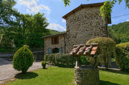 Photo 34 - Holiday House with Pool & Large Garden Overlooking Lake near Tuscany