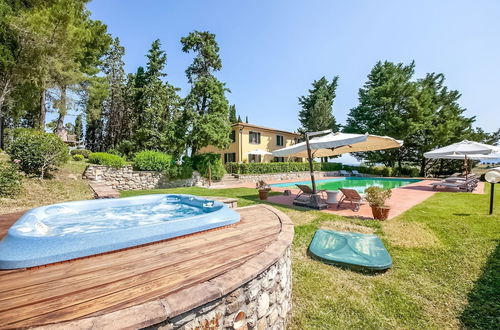 Photo 20 - Splendid Holiday Home in Orciatico with Hot Tub & Pool