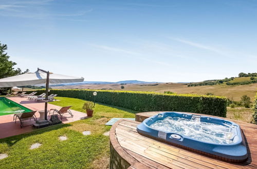 Photo 21 - Splendid Holiday Home in Orciatico with Hot Tub & Pool