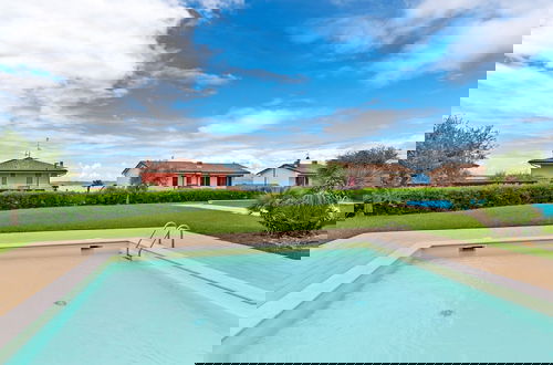 Photo 16 - Apartment in Lazise With Lake View & Pool