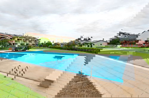 Photo 18 - Apartment in Lazise With Lake View & Pool