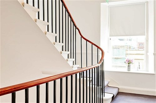Photo 20 - Luxury George Street Apartments: Edinburgh Suite