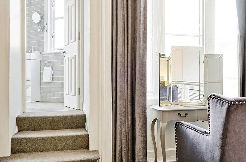 Foto 9 - Luxury George Street Apartments: Edinburgh Suite