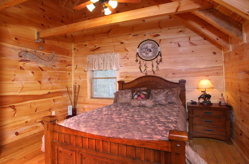 Photo 6 - Off The Clock - Four Bedroom Cabin