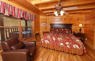 Photo 3 - Mayberry - Three Bedroom Cabin