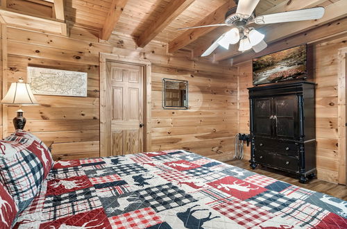 Photo 2 - Mayberry - Three Bedroom Cabin