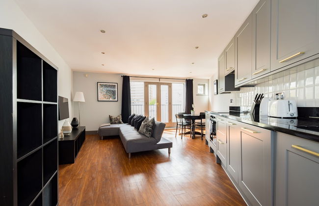 Spacious 2 Bed - Battersea High Street - Foto 9