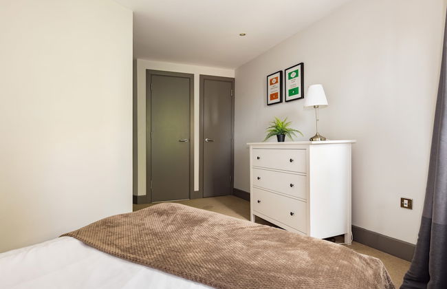 Spacious 2 Bed - Battersea High Street - Foto 13