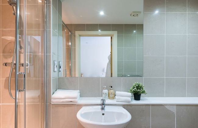 Spacious 2 Bed - Battersea High Street - Foto 44