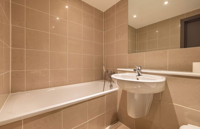 Spacious 2 Bed - Battersea High Street - Foto 33