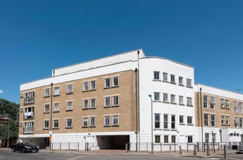 Photo 47 - Spacious 2 Bed - Battersea High Street