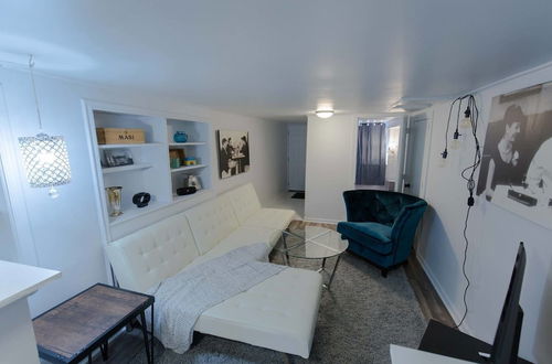 Photo 9 - Cozy 1 BDR in Heart of Logan Square & Near Train