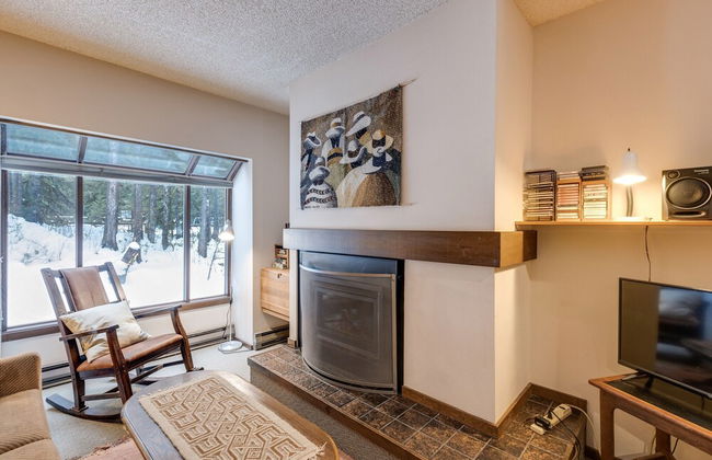 33SW - WiFi - Fireplace - Amenities - Sleeps 4 - Foto 23
