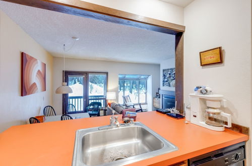 Photo 4 - 33SW - WiFi - Fireplace - Amenities - Sleeps 4