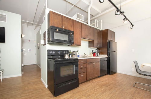 Photo 26 - Downtown Denver 2BR Apartment Open Plan