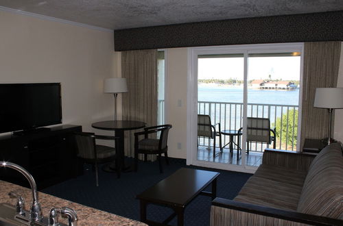 Photo 14 - Sailport Waterfront Suites