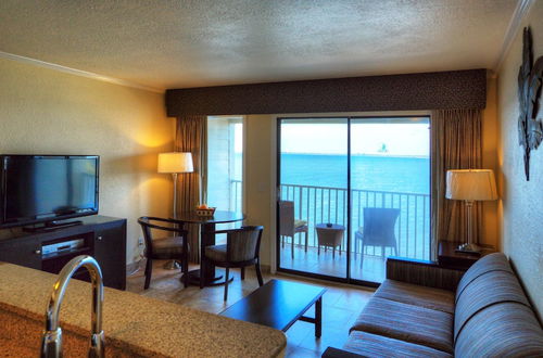 Photo 4 - Sailport Waterfront Suites