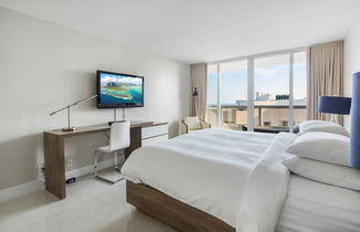 Photo 3 - Edgewater Hideaway Minutes to Brickell