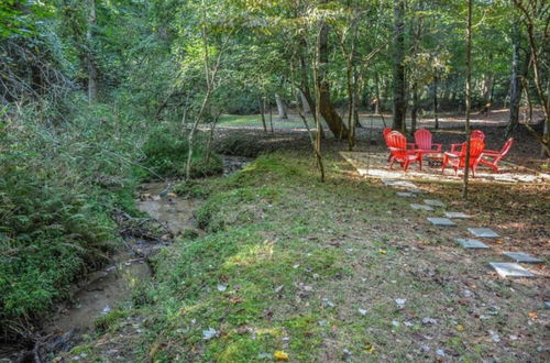 Photo 18 - Harleys River Retreat - Charming Cabin in Coosawattee River Resort Hot tub