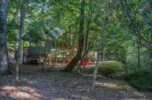 Photo 19 - Harleys River Retreat - Charming Cabin in Coosawattee River Resort Hot tub