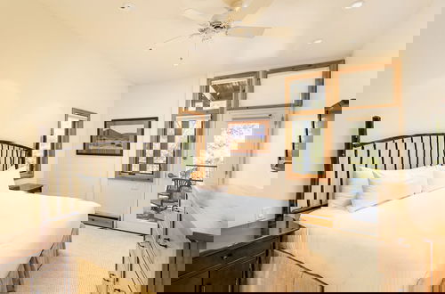 Foto 4 - Fifth Avenue Condominiums by Frias