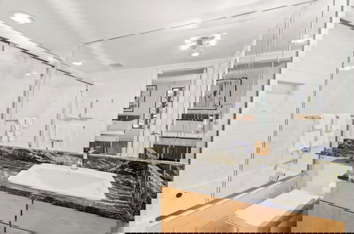 Foto 62 - Fifth Avenue Condominiums by Frias